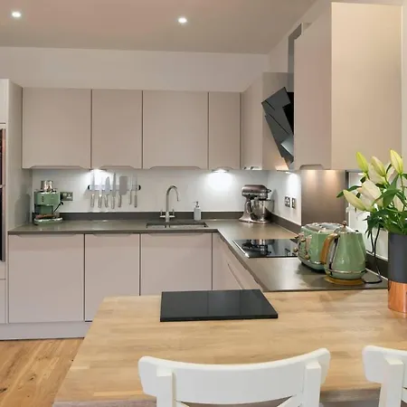 Apartment Fantastic 2 Bedroom Centre